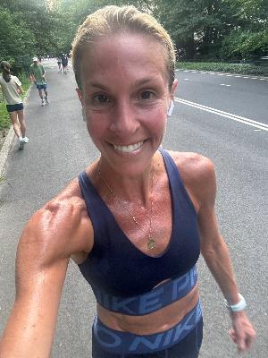 Voluntarily running 26.2 miles. Please support this questionable decision!
